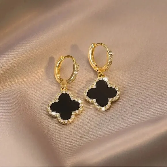 Four Leaf Clover Hoop Earrings💎 - Picture 4 of 12